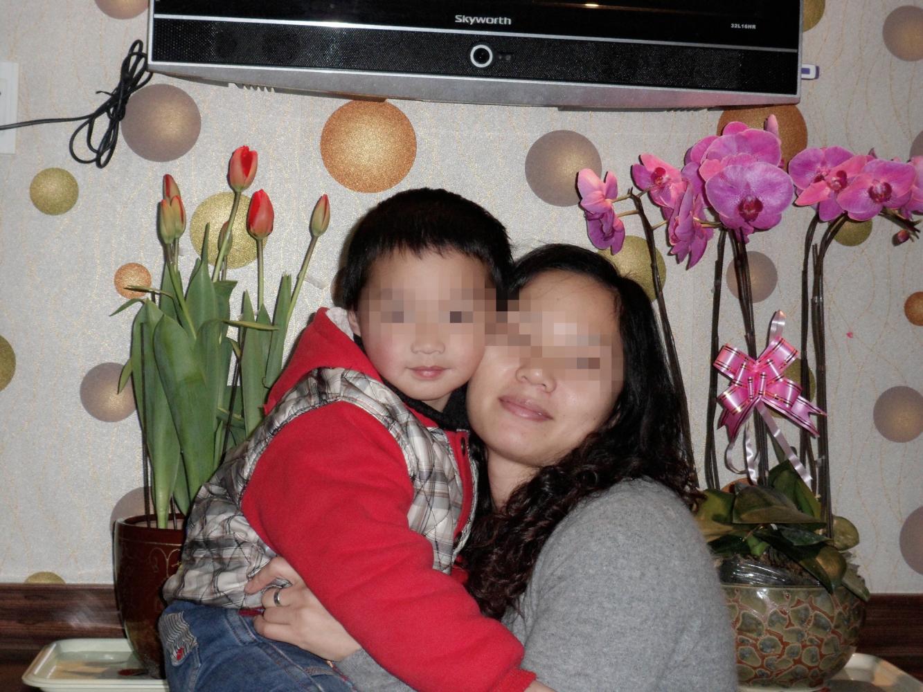 为私心宝妈将女儿扮儿子, 上了幼儿园才知道, 差点害了孩子