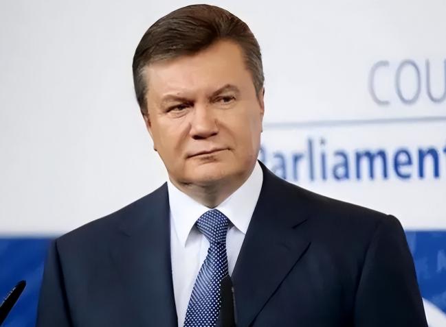 后悔也晚了！投靠西方沦为炮灰，乌克兰人民哭求前总统回归！现在回看十多年前那场