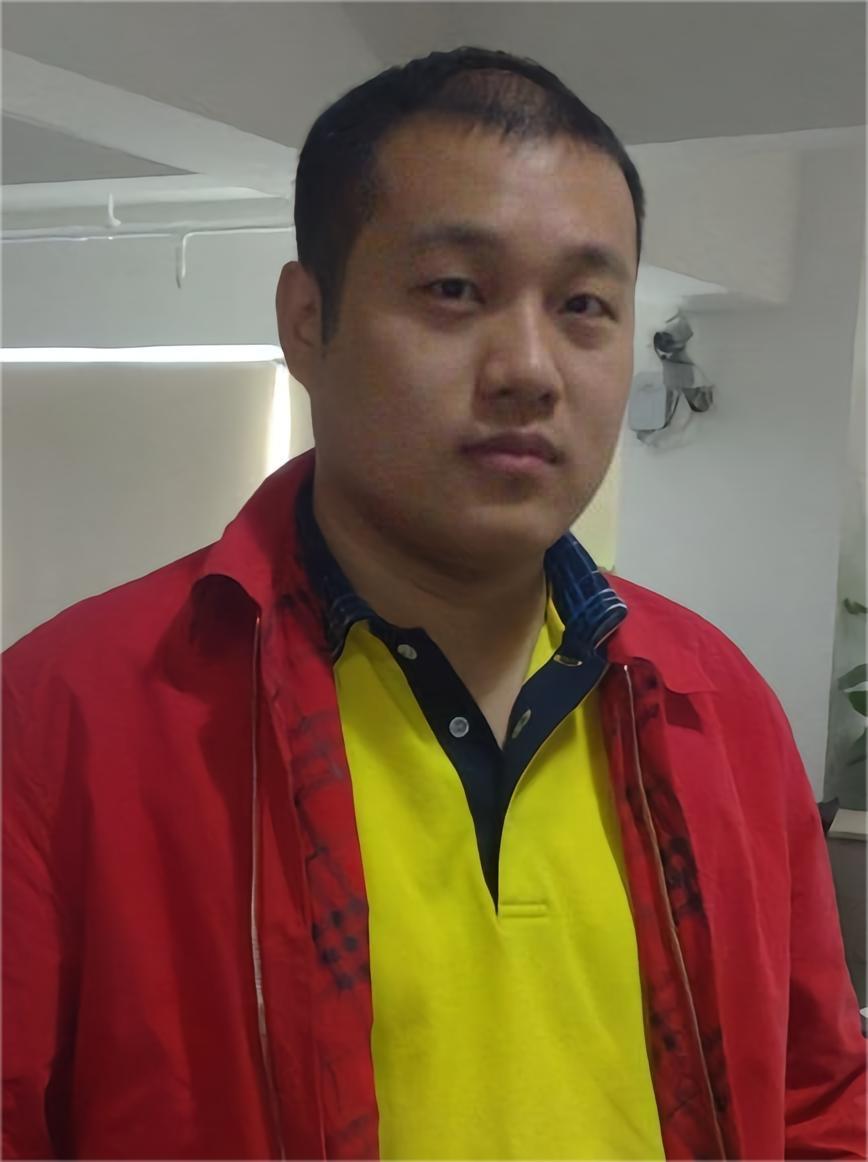 大瓜！游戏公司老板代孕生了100多个孩子！据华尔街日报报道，多益网络董事长徐