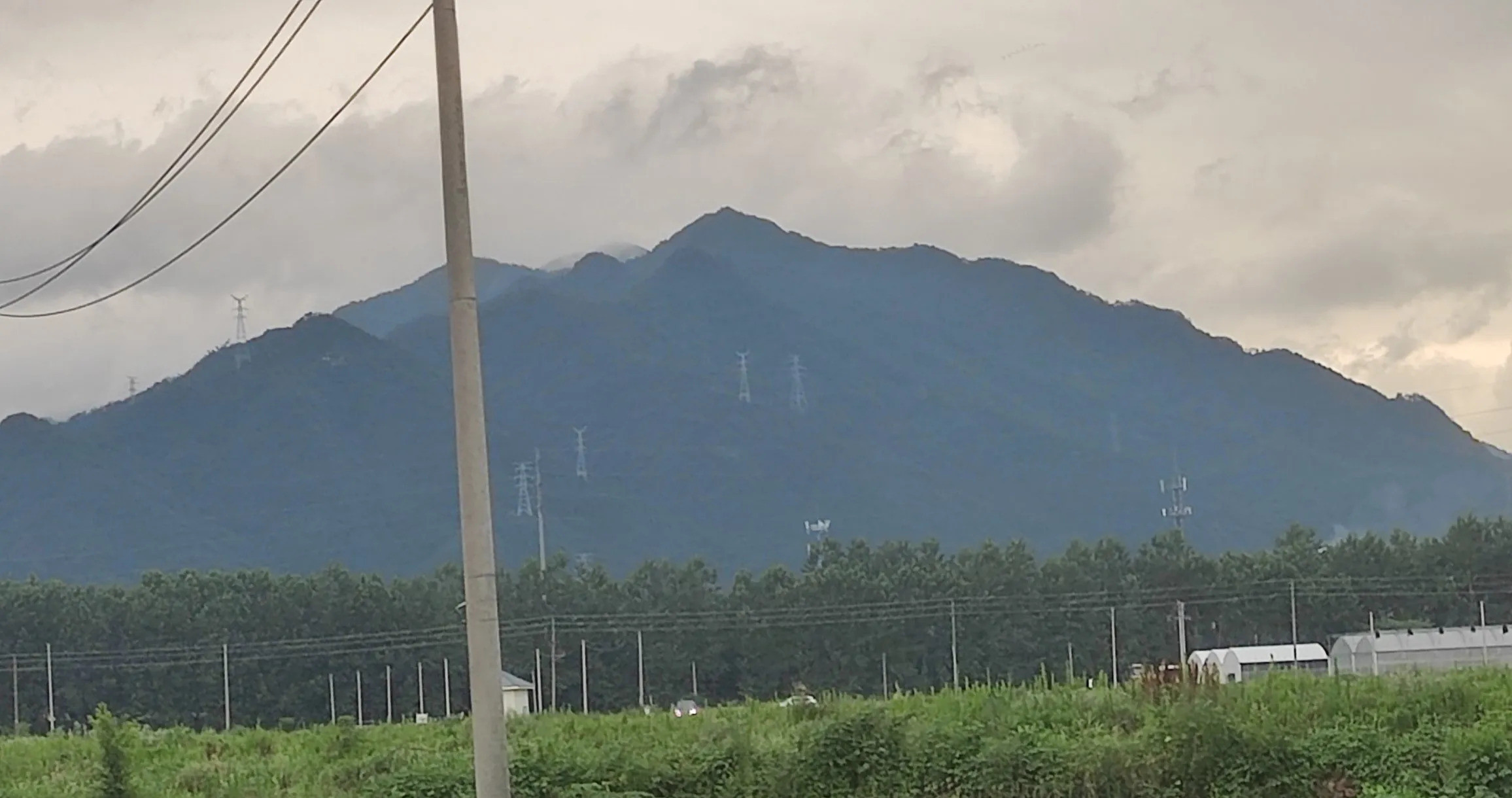 美国急求稀土，我们能搭售钢铁---