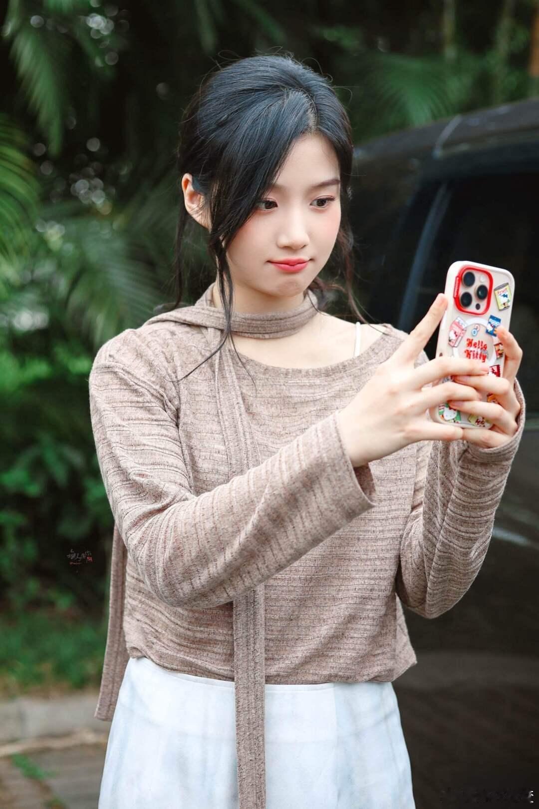 卢昱晓不敢想象这张脸有多好亲！卢昱晓｜​​​