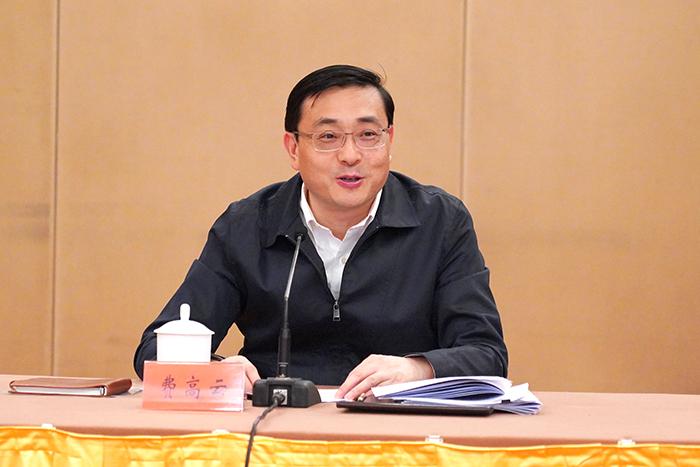 跨省调入安徽3年半之后，费高云在合肥市委书记任上被查，其丰富且顺遂的仕途由此戛然
