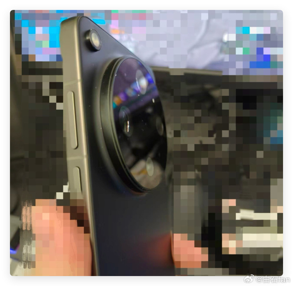 这大概就是OPPOFindX9Ultra真机图了？标志性的大圆镜头模组左上