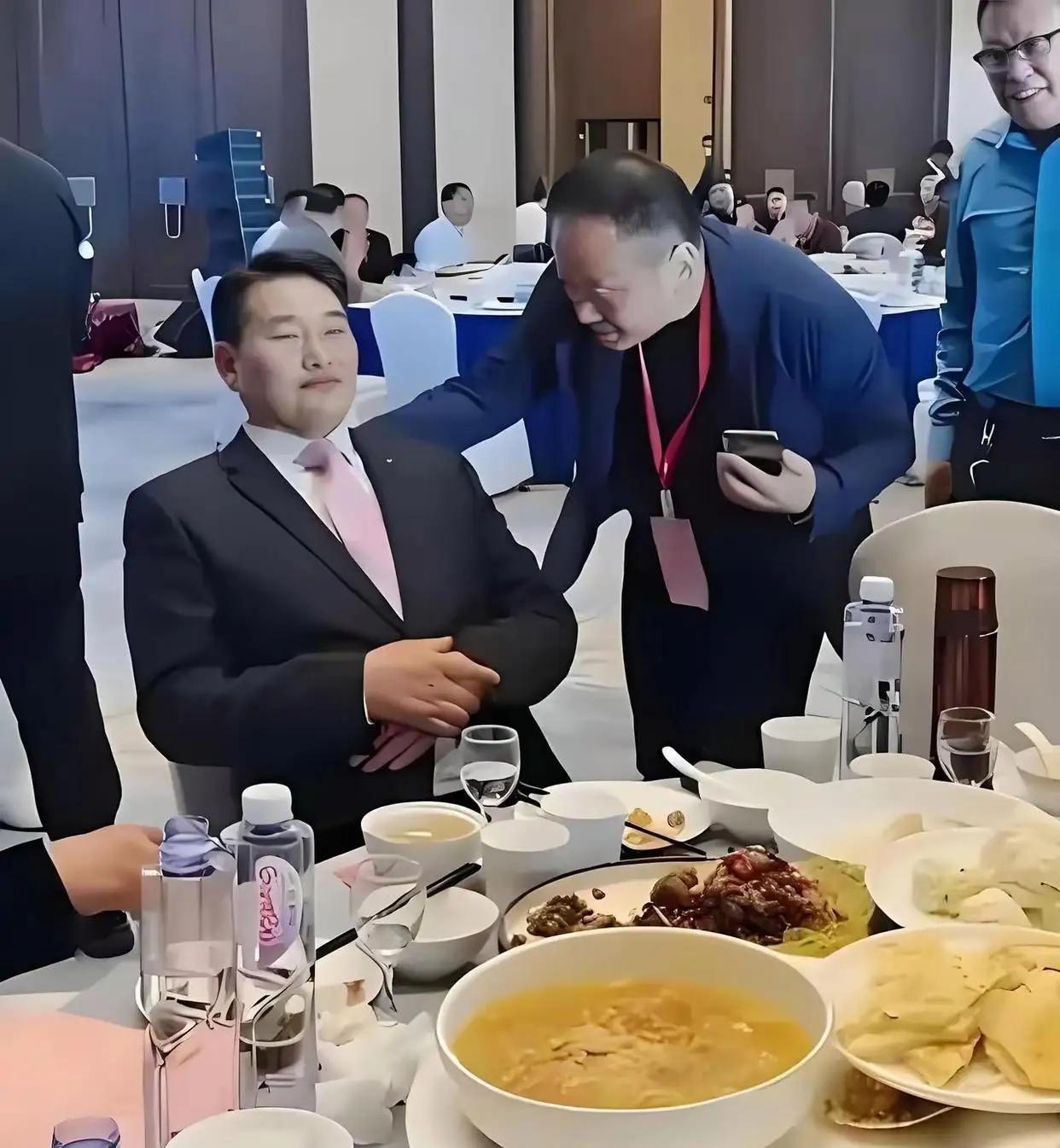 不知什么原因，看到这种人就想吐！大家有这种感觉吗？