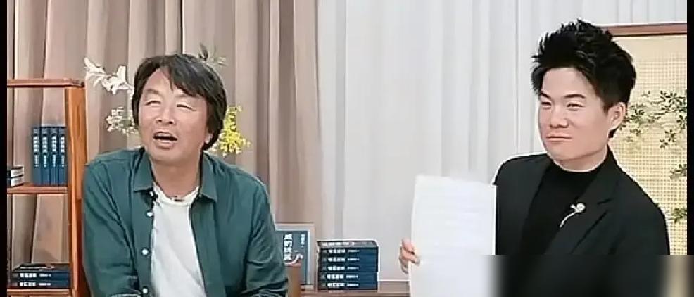 昨晚热搜第一的“文学翻车”，是抖音今年最成功的一次公关策划。镜头前，董宇辉刚结束