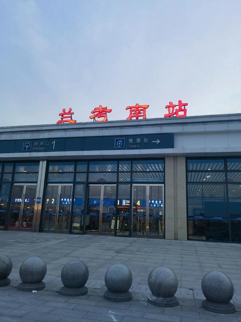 郭杜“南辕北辙”作秀翻车！宁赴兰考避长沙东篱反诉让他们怕到玩套路？东篱反诉