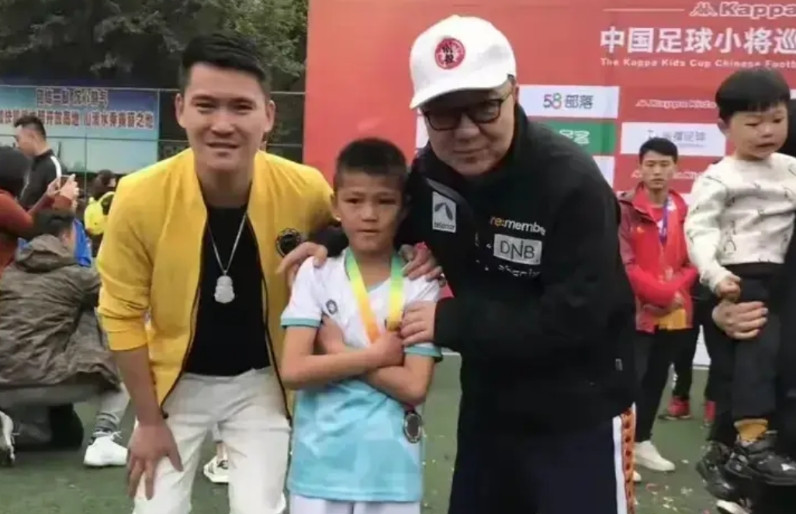 从刘凯源加盟比利亚雷亚尔梯队，说明中国足球在青训选拔机制上确实出现了“大问题”！
