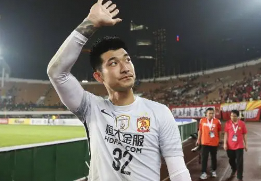 成都蓉城主力门将离队加盟中超冠军开启新征程