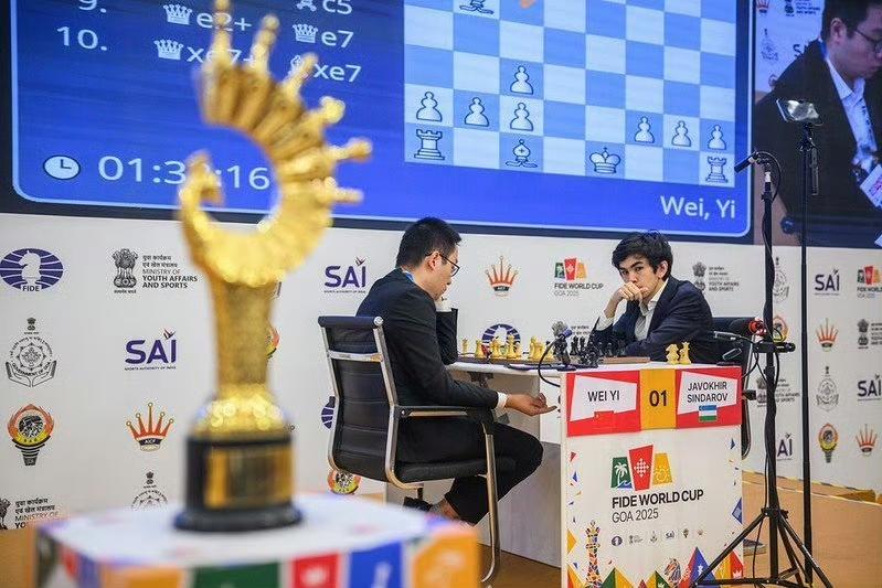韦弈今晚快棋冲击世界杯冠军🏆!在印度果阿举行的2025国际象棋男子世界杯，今
