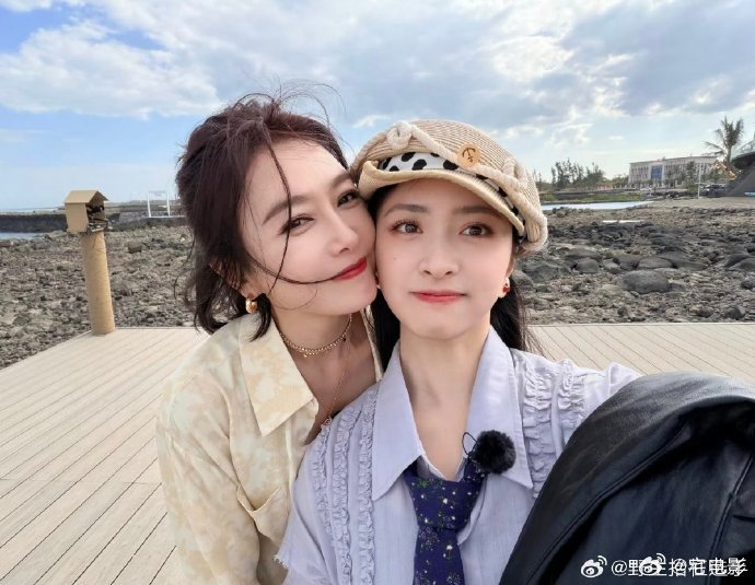 秦岚秦岚沈月别试探了有市场沈月拍秦岚时全程“好美”，这哪是拍照，分明是被姐姐迷