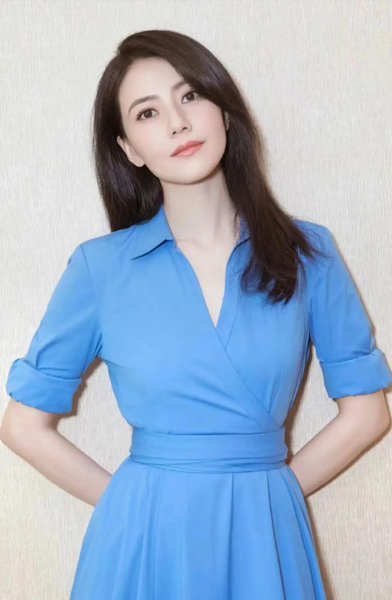 清纯女神高圆圆当年卑微倒追音乐才子张亚东，苦恋五年交出全部真心，甚至公开喊话想结