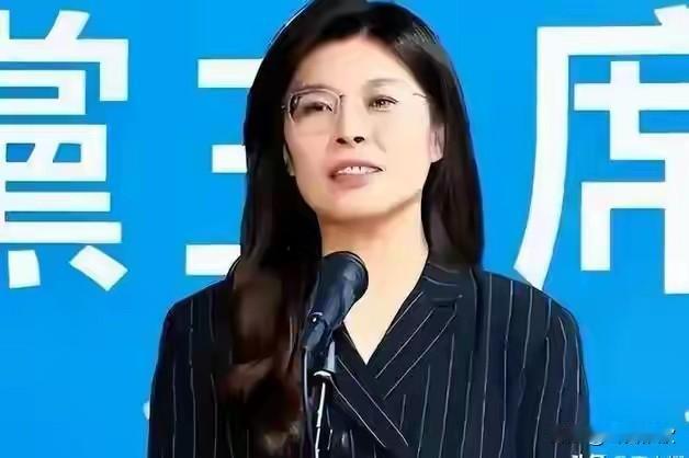 郑丽文民调仅4%，但敢说“2028有我”，她靠什么扭转局势实现自我呢？郑丽文