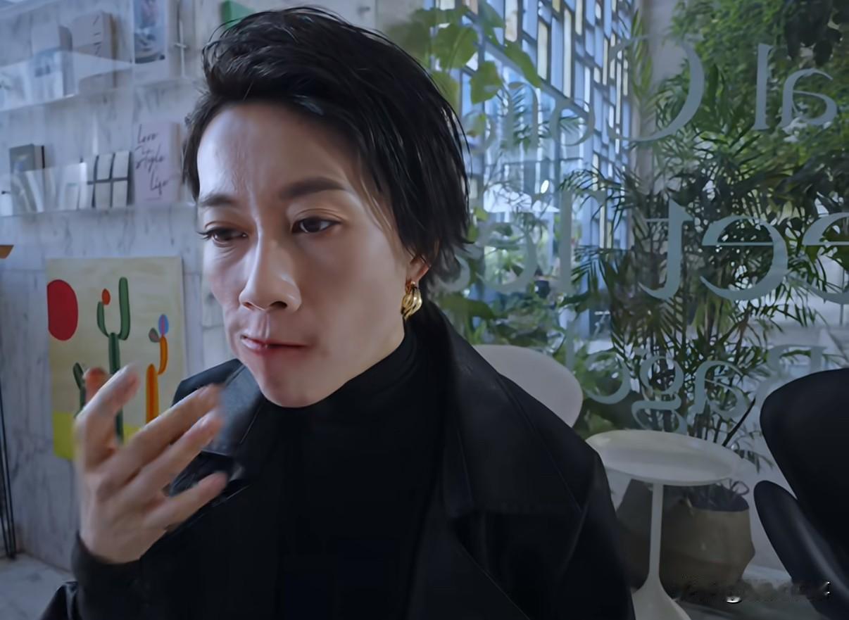 温峥嵘有股狠劲不是她本人长得凶狠，而是每次看到温峥嵘演坏人，总让人毛骨悚然，