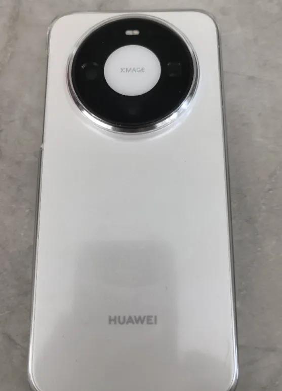 为什么没见过女生用Mate80仔细想想，可能不是女生不喜欢华为，而是Mate