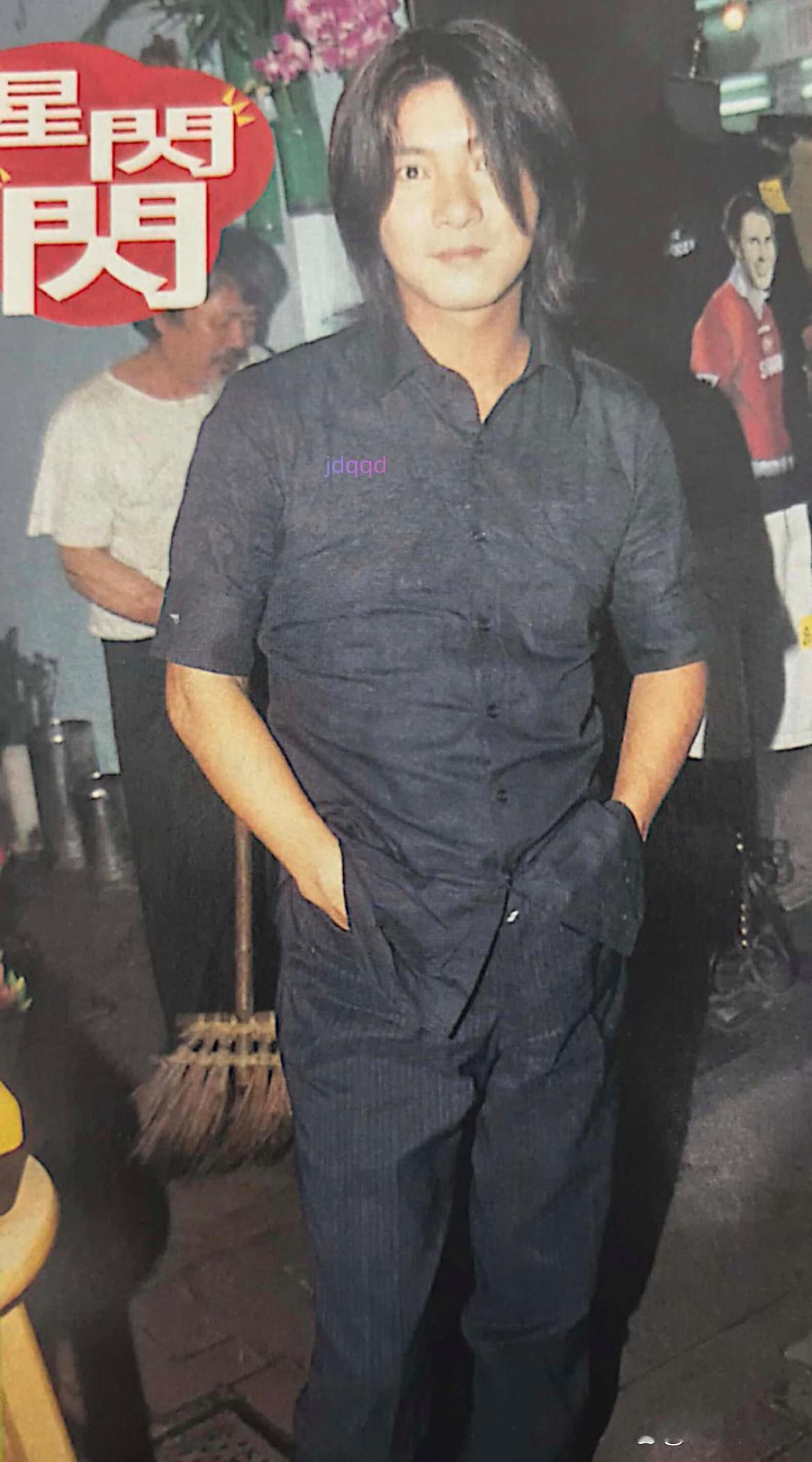 郑伊健整容哈哈哈哈以前的港媒是懂标题的​​​