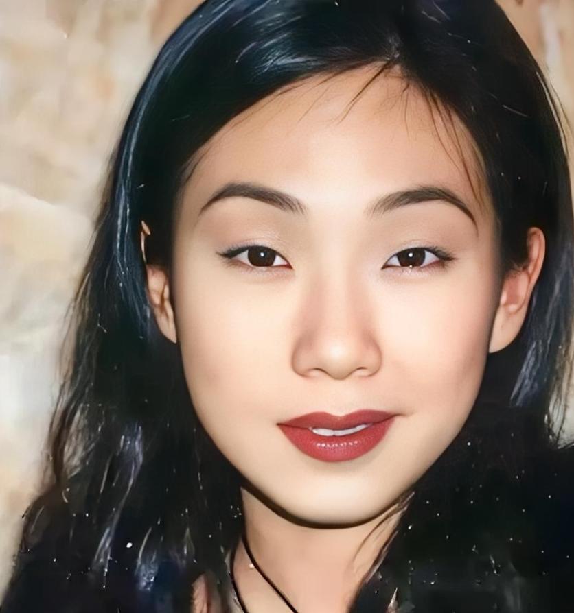 林忆莲跟李宗盛离了婚，李宗盛说自己快五十了还要妻离子散，哭得稀里哗啦。后来有天他