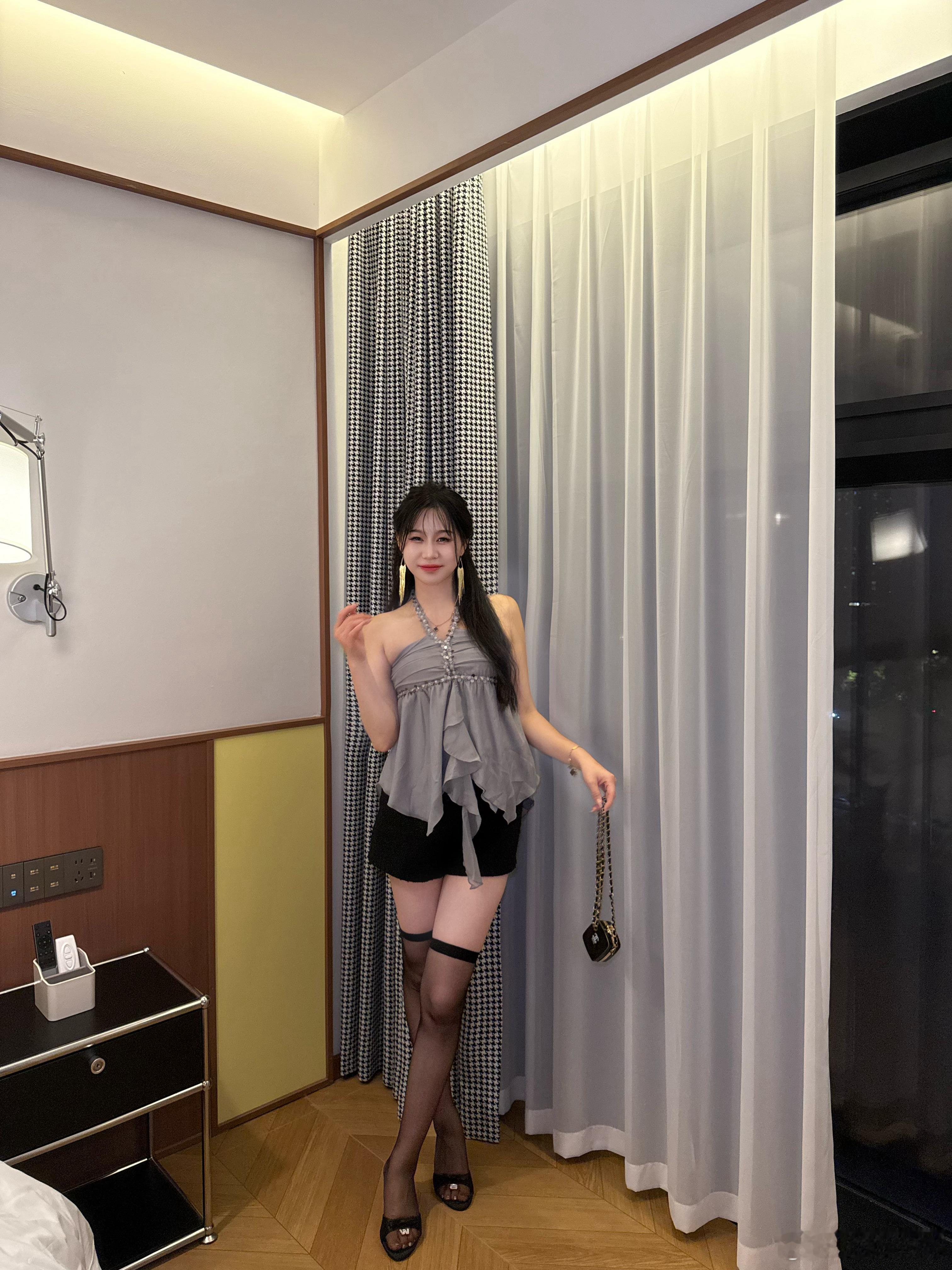 穿了下闺闺的衣服🤎