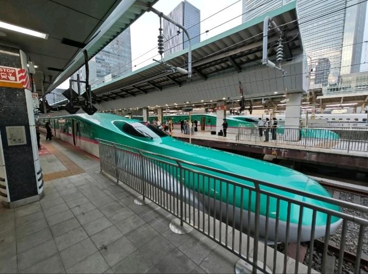 日本冷笑话——新干线日本人总说新干线是自研的，从轮毂轴承到受电弓都是日本研发生