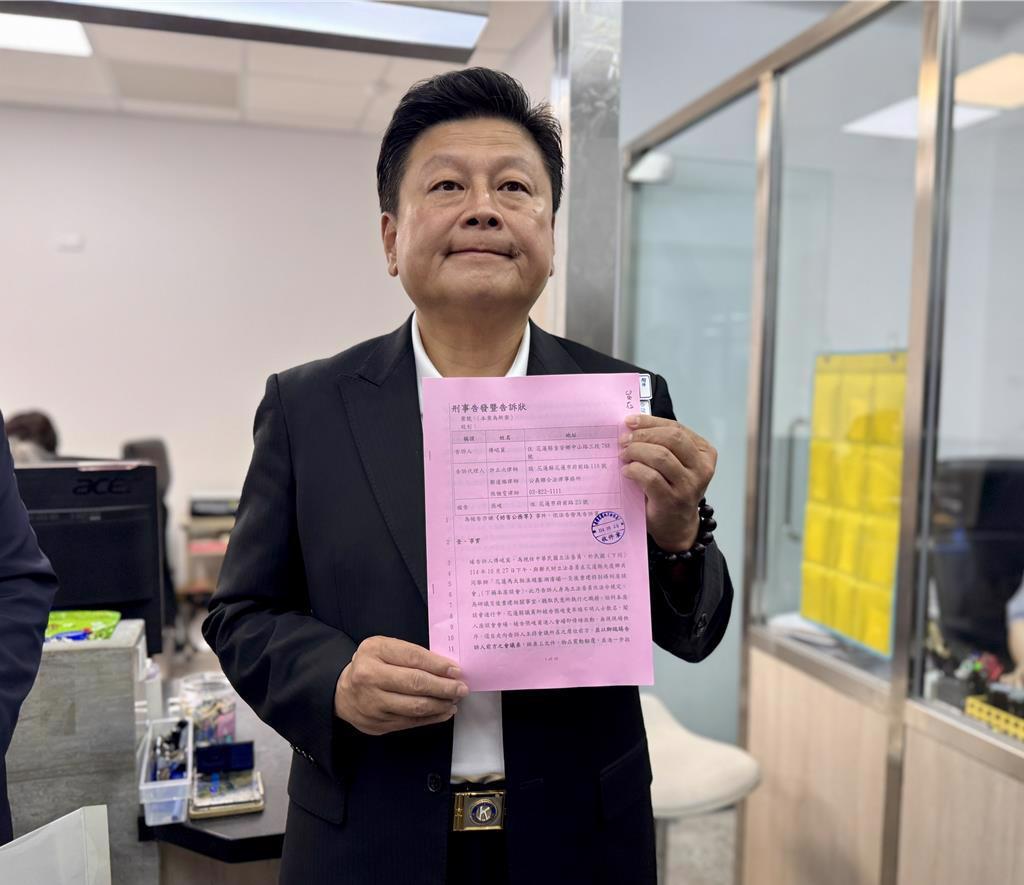 傅崐萁可续争取总召，38蓝委提案删除连任一次内规。国民党团7日党团大会修改内规