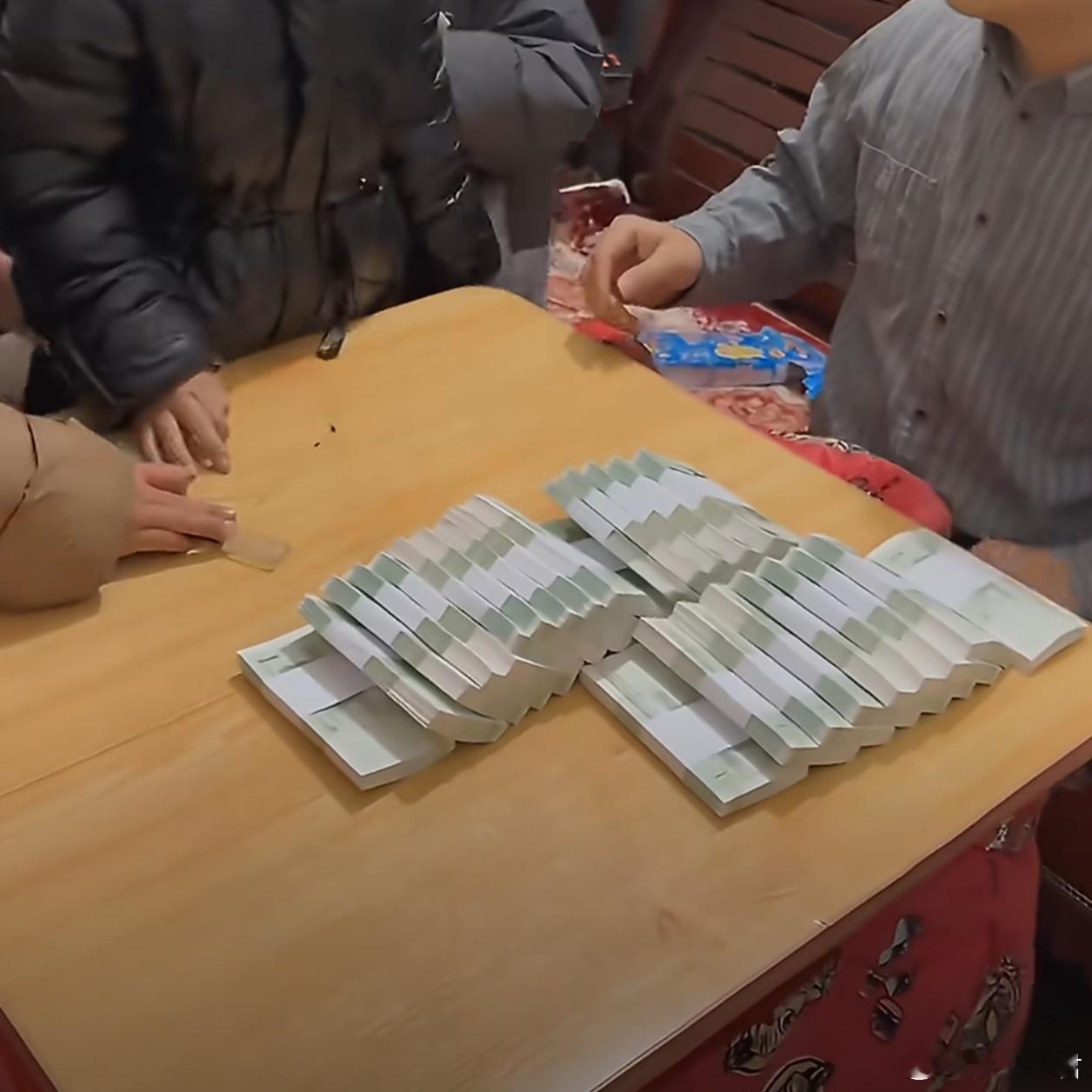 500块压岁钱发出5万的感觉这个舅舅是懂情绪价值的哈哈哈哈，这种才是真零花钱，因