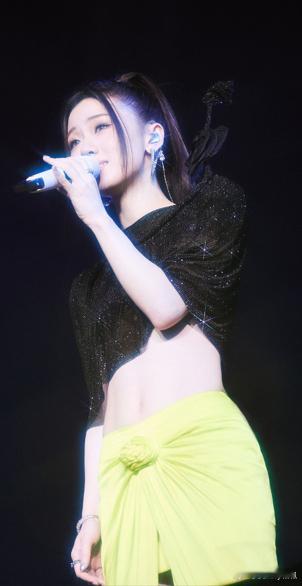 单依纯这波真・断层式领跑——2020年好声音出道，五年里奖拿到手软，三登央视，巡