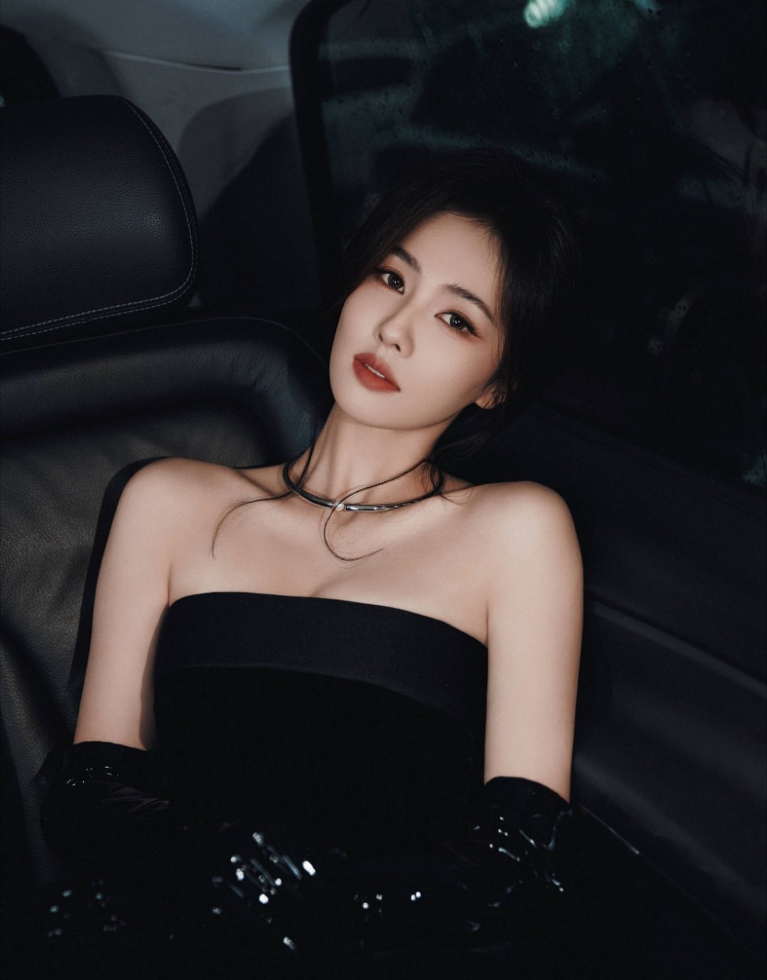 白鹿与科比大女儿同框看秀女神就这样硬美呀女孩子就要一起夸夸。星光闪烁