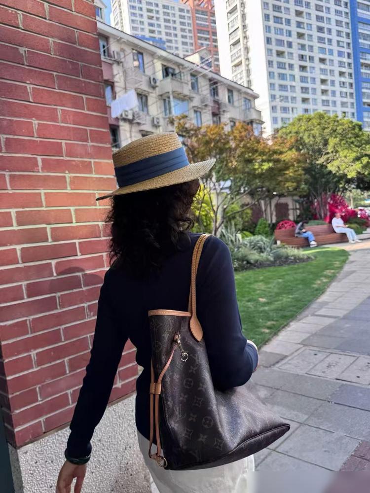 权力真的是一种医美了，我有个女邻居之前在国企当领导，没退休之前整个人都特别年轻，