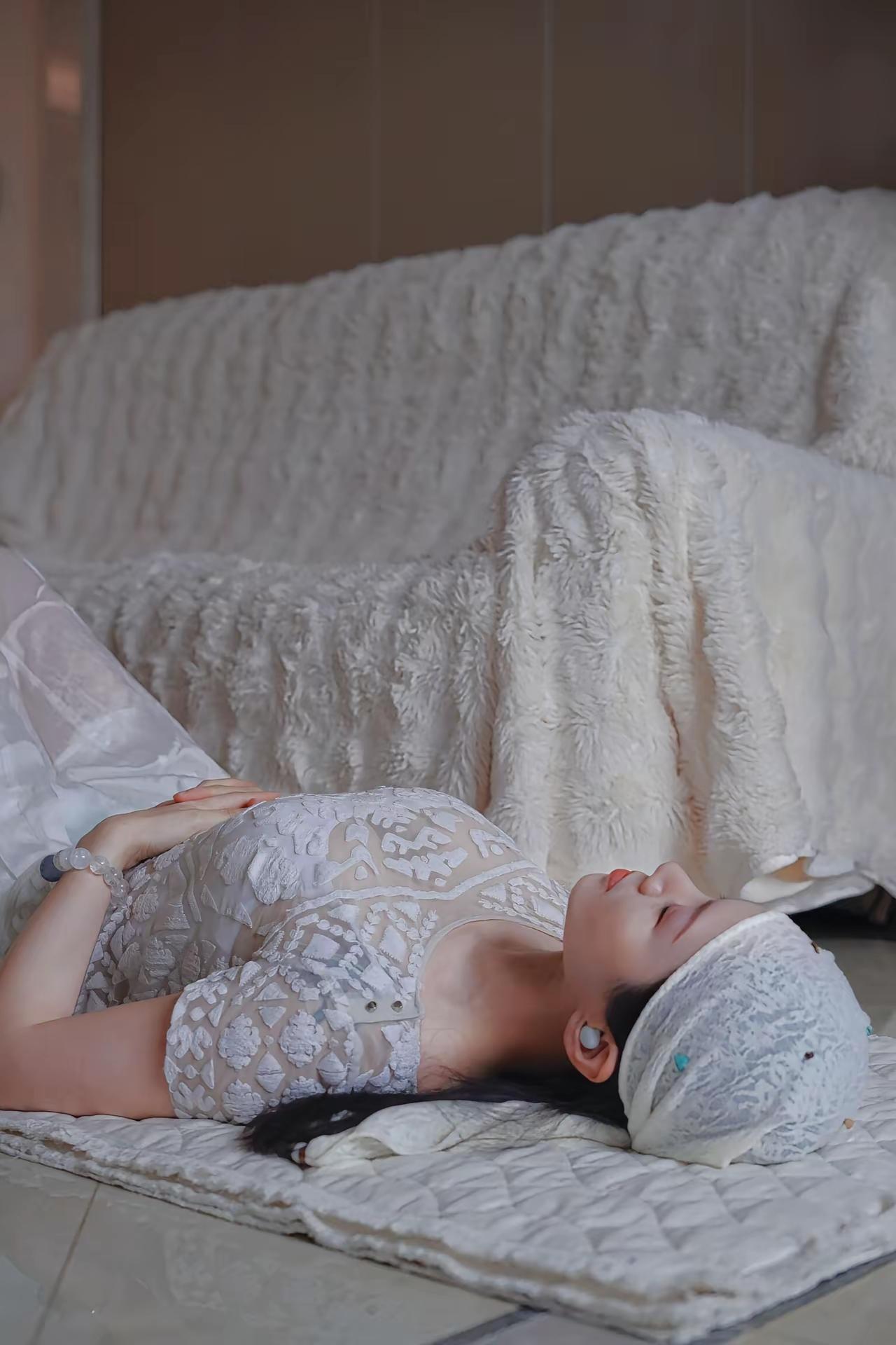 如何把自己修炼成气质美人?气质的来源在哪里，如何打造如何保持好的身材以及健康