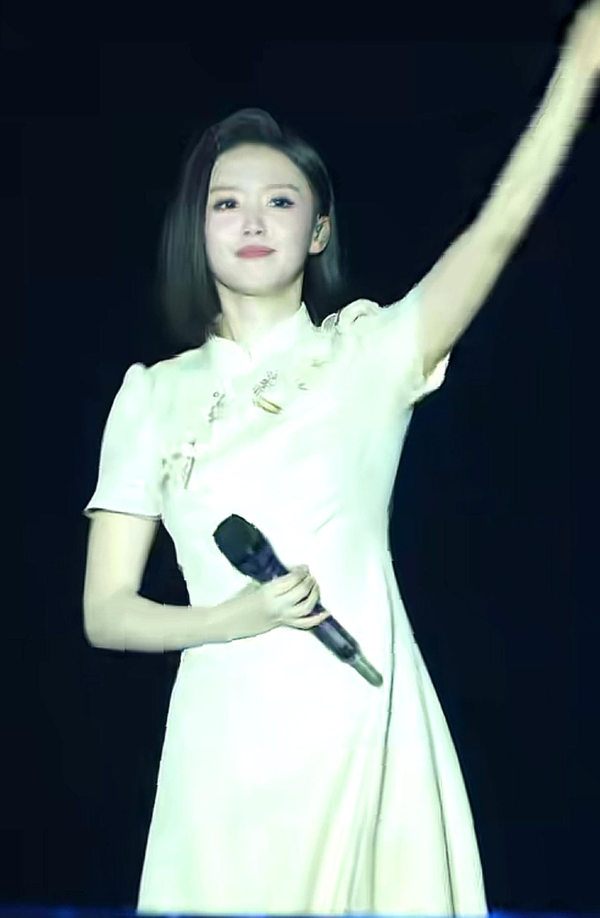 我还是那句话，徐子尧摆脱不了刀郎，她就不可能长久成功如果从参加各种商业活动和演