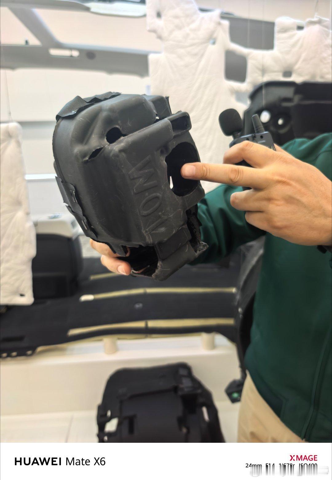 谁说理想造车只会集成不会创新？都知道“冰箱彩电大沙发”是这家企业的标签。但我敢相