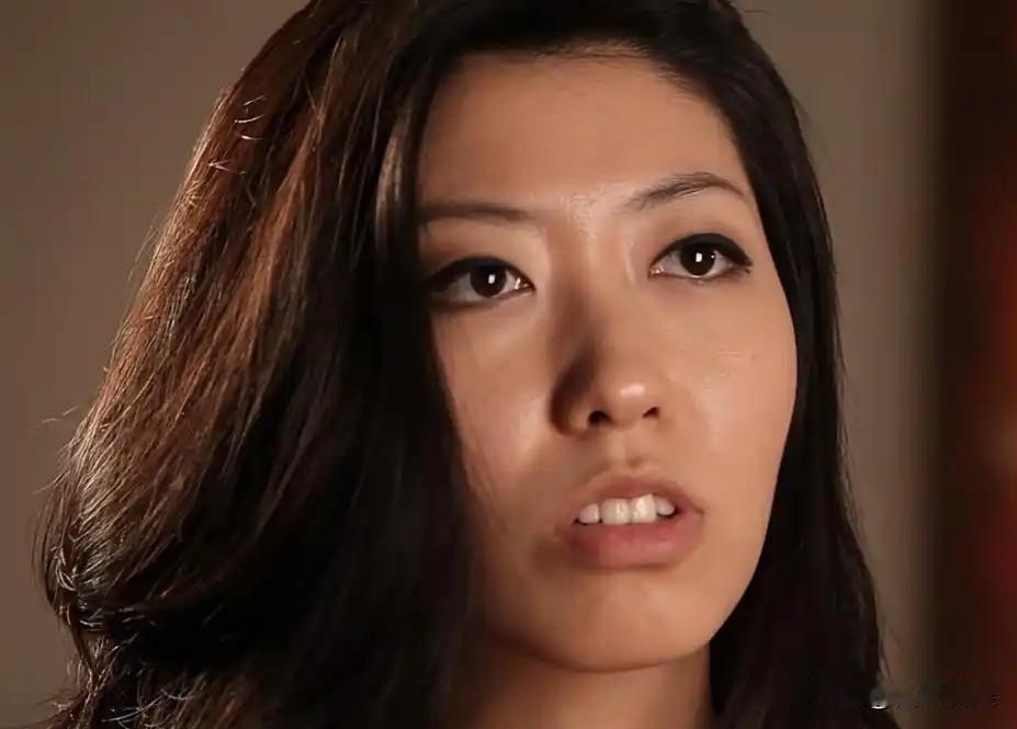 曲婉婷，近况曝光！7月17号，许久没有露面的曲婉婷突然冲上热搜，原因是她最
