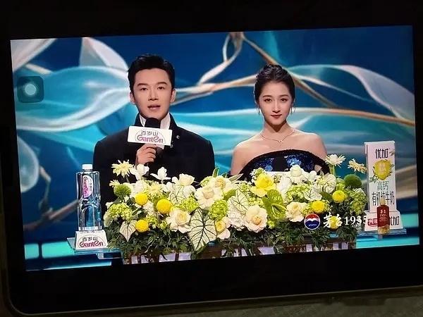 关晓彤状态超神！！！！务必多多进组！！！