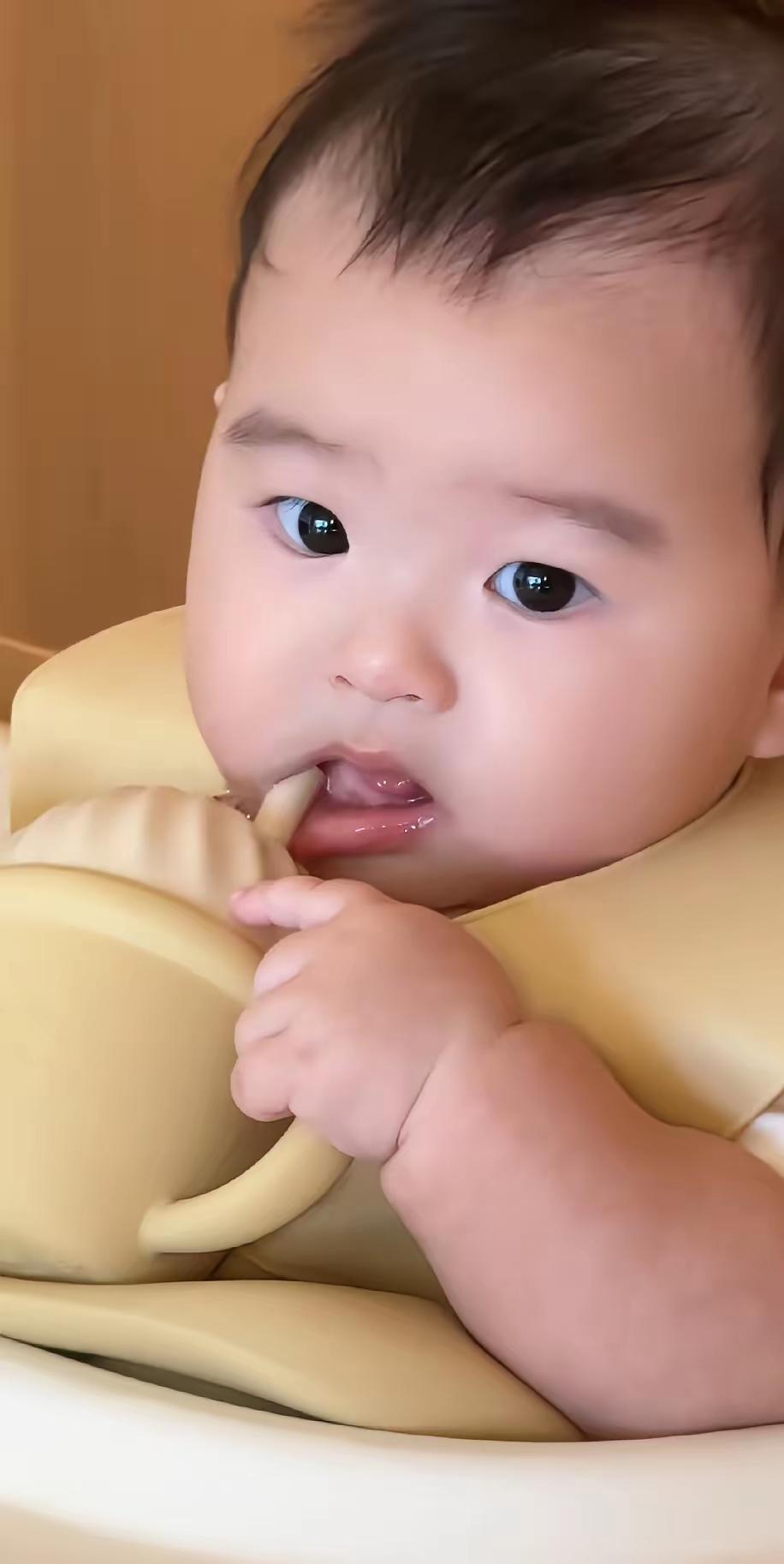 马筱梅与汪小菲生下汪宝儿后，她是彻底明白了这个她口中的大壮就是汪宝儿就是网络宠爱