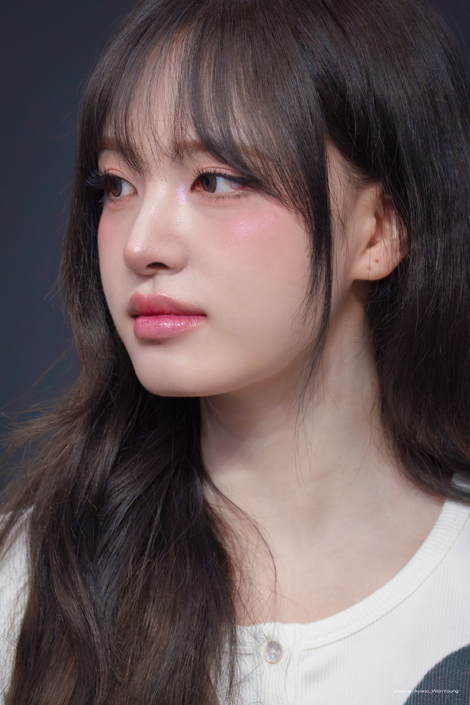 Ayano_WonYoung拍的Liz🌰好清晰的图，眼头的亮色眼影好好看​​
