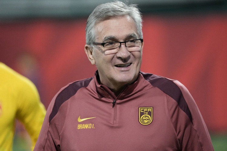 前国足主帅伊万: 中国球员太怕犯错 中国的发展已领先欧洲一世纪