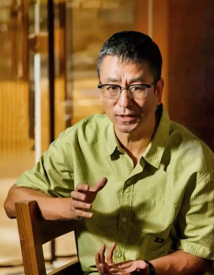 满满的正能量！白岩松感谢老詹六年前为中国说话，那是需要勇气的！六年前，莫雷发