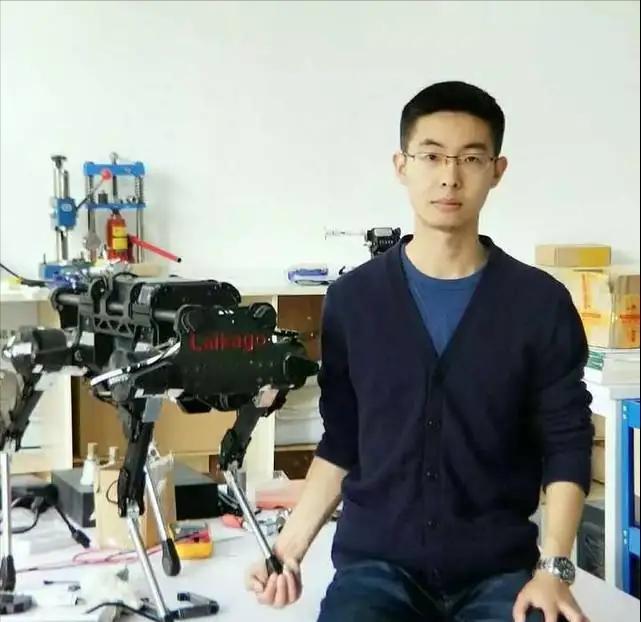 一觉醒来，浙江大学和上海大学都沉默了，当年王兴兴因英语差被浙大拒之门外，转而去了