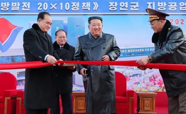 朝鲜做出一个前所未有的重大宣布。朝中社披露消息称，朝鲜最高领导人金正恩出席了位于