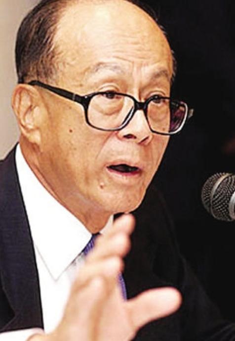 这两天李嘉诚心里应该不是滋味，全运会火炬在粤港澳大湾区传递，香港四大家族去了三家