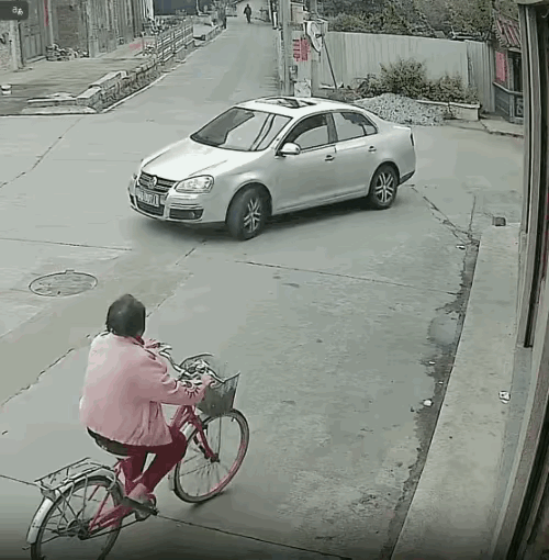 实锤！福建莆田骑车摔倒老人一方已向法院撤诉，放弃索赔22万了，原定2月26日的开