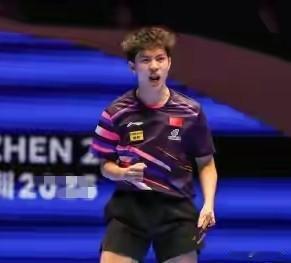 黄友政3:2爆冷日本世界冠军，今天黄友政面对日本多哈男双世界冠军户上，打的