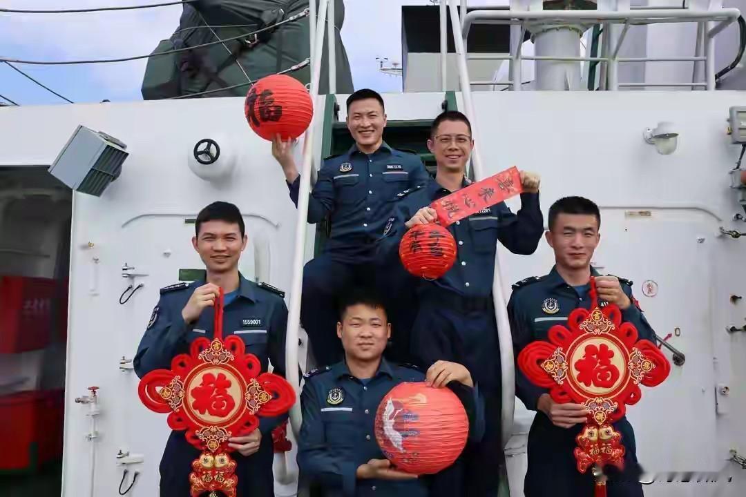 春节前夕，钓鱼岛、黄岩岛传来振奋人心一幕，美日菲大失所望。家家户户忙着贴春联、