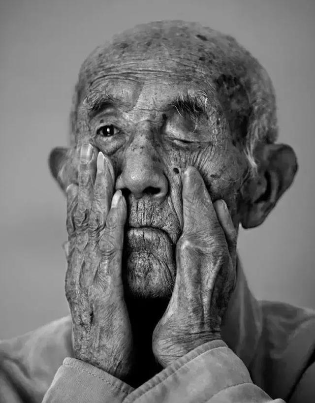 “我们每次和日本鬼子激战完，打扫战场的时候，只要看到鬼子伤兵，都要补一刀，不是我