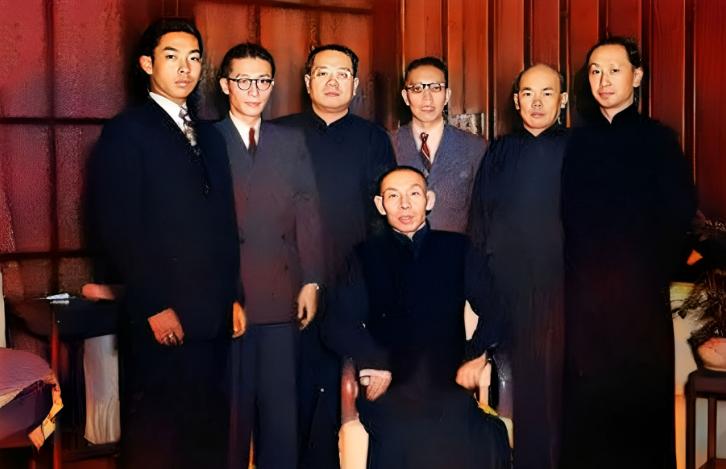 1991年，回国探亲的杜维善来到了北京，找到了父亲杜月笙当年为孟小冬购置的四合院