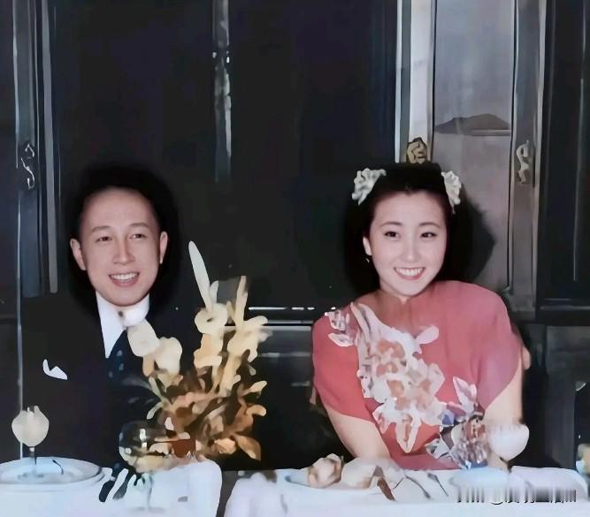 蒋英本人的光芒，足以让任何人为之倾倒：她出身名门，才华横溢，是著名军事理论家