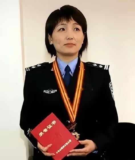 不严惩这个女恶魔，难给老百姓一个交代。​2013年3月26日，浙江高院再审宣判