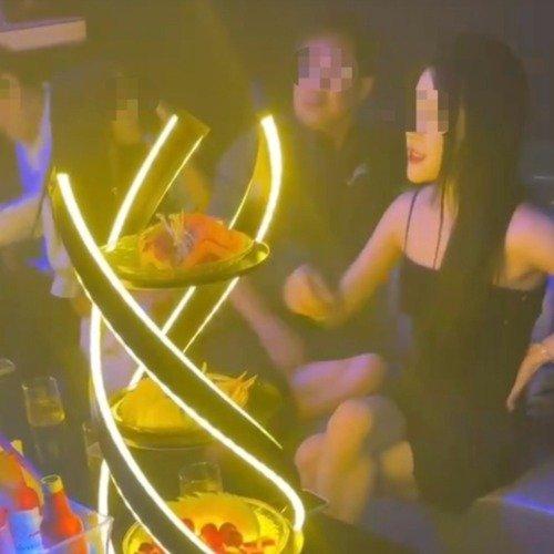 国企高管接受高档宴请、KTV有偿陪侍这事，真是让人惊掉下巴！近日网友爆料浙商资产