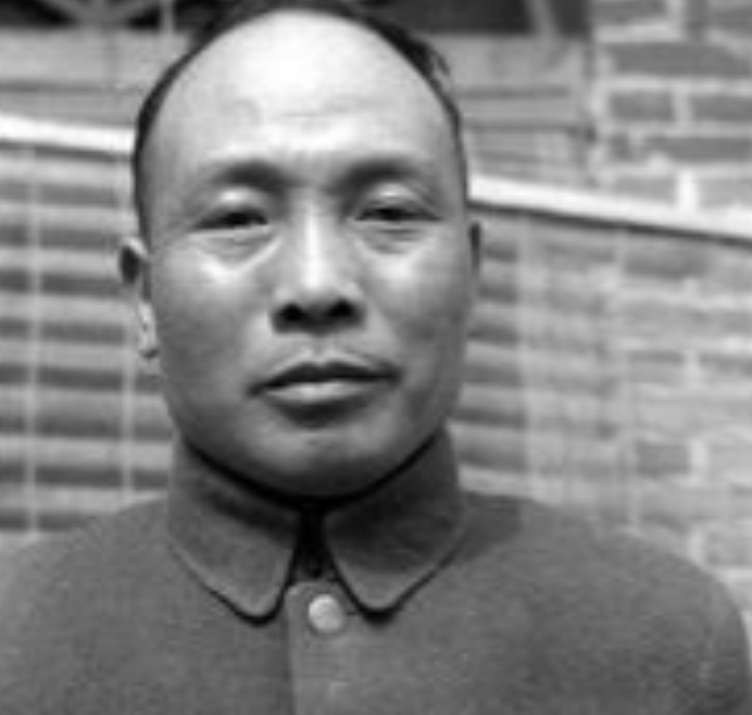 1947年，蒋介石召集将领在南京举行军事会议。当众人齐聚时，竟发现第一兵团司令官