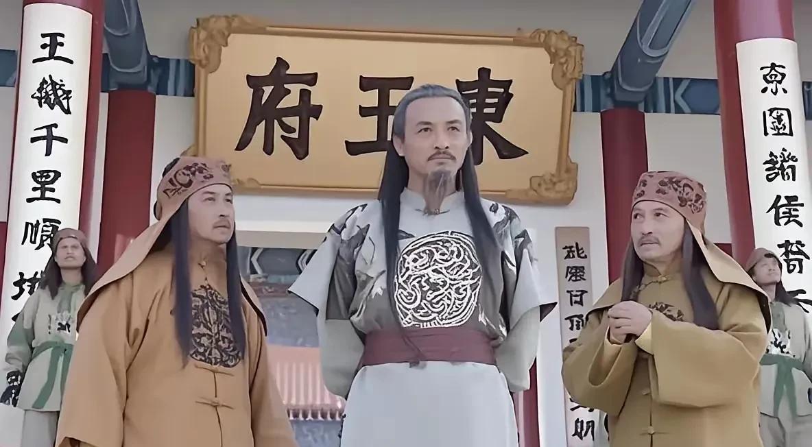 1856年9月1日，韦昌辉挥了挥手，乱刀砍向杨秀清。东王跪倒在地上，挣扎着仰起头