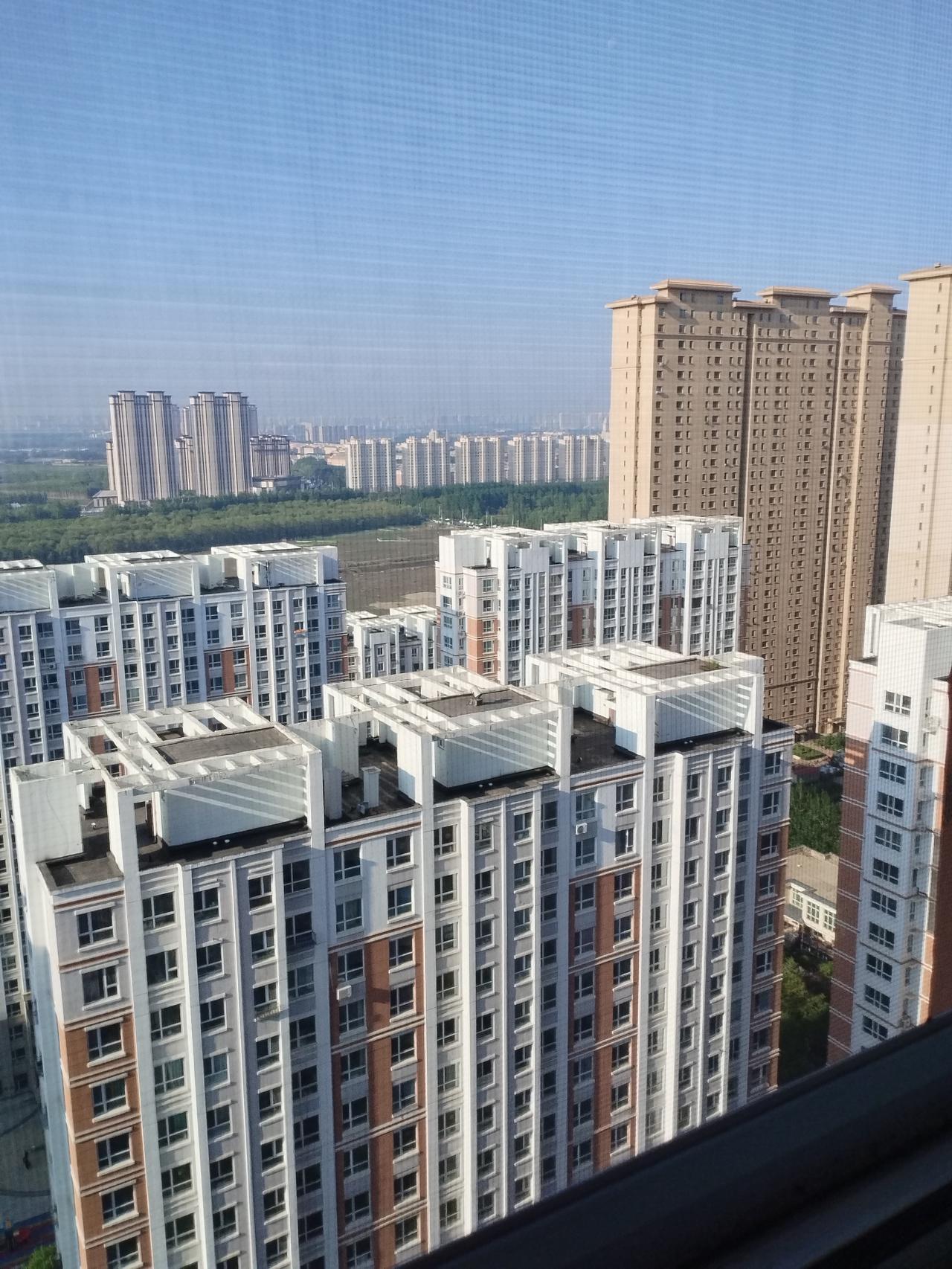 哈尔滨松北房价跌得属实出乎意料，早前片区热门楼盘均价能摸到1.5万每平，如今不少